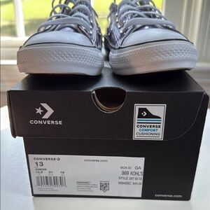 Converse girls size 13- NIB